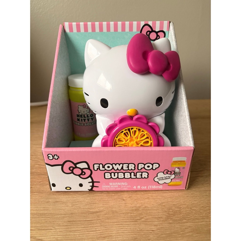 Hello Kitty Flower Pop Bubbler Bubble Machine NIB w/ 4oz Solution 570971